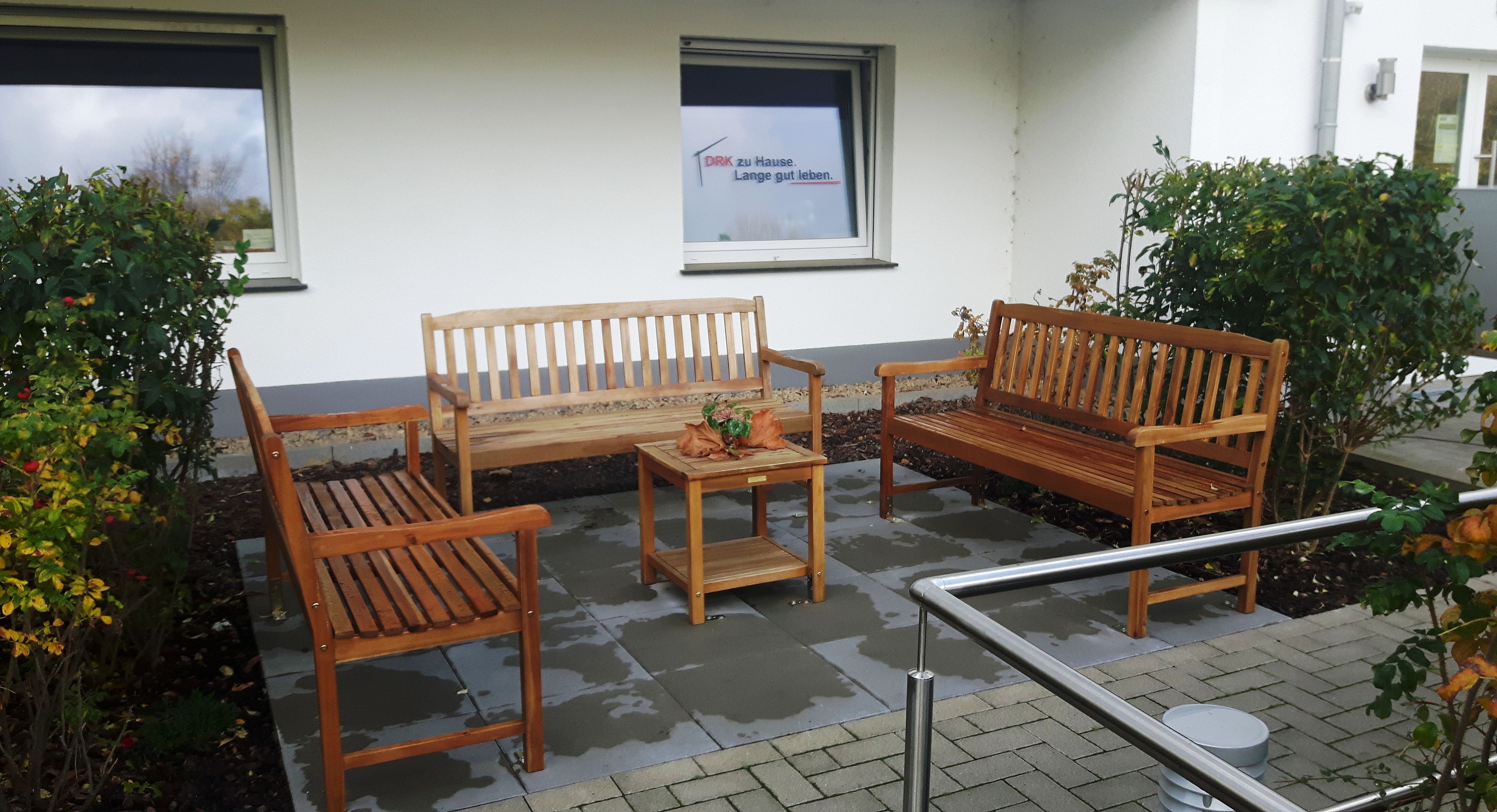 Neue Sitzecke für Senioren*innen im Rotkreuz-Wohnen Spenge